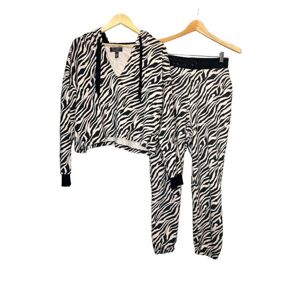 Victoria's Secret Other - Victorias Secret zebra cropped hoodie & joggers two piece set pants size S / MED
